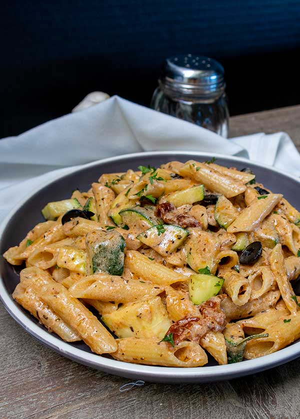 Minute Zucchini Sun-Dried Tomato Pasta: Italian Weeknight Delight